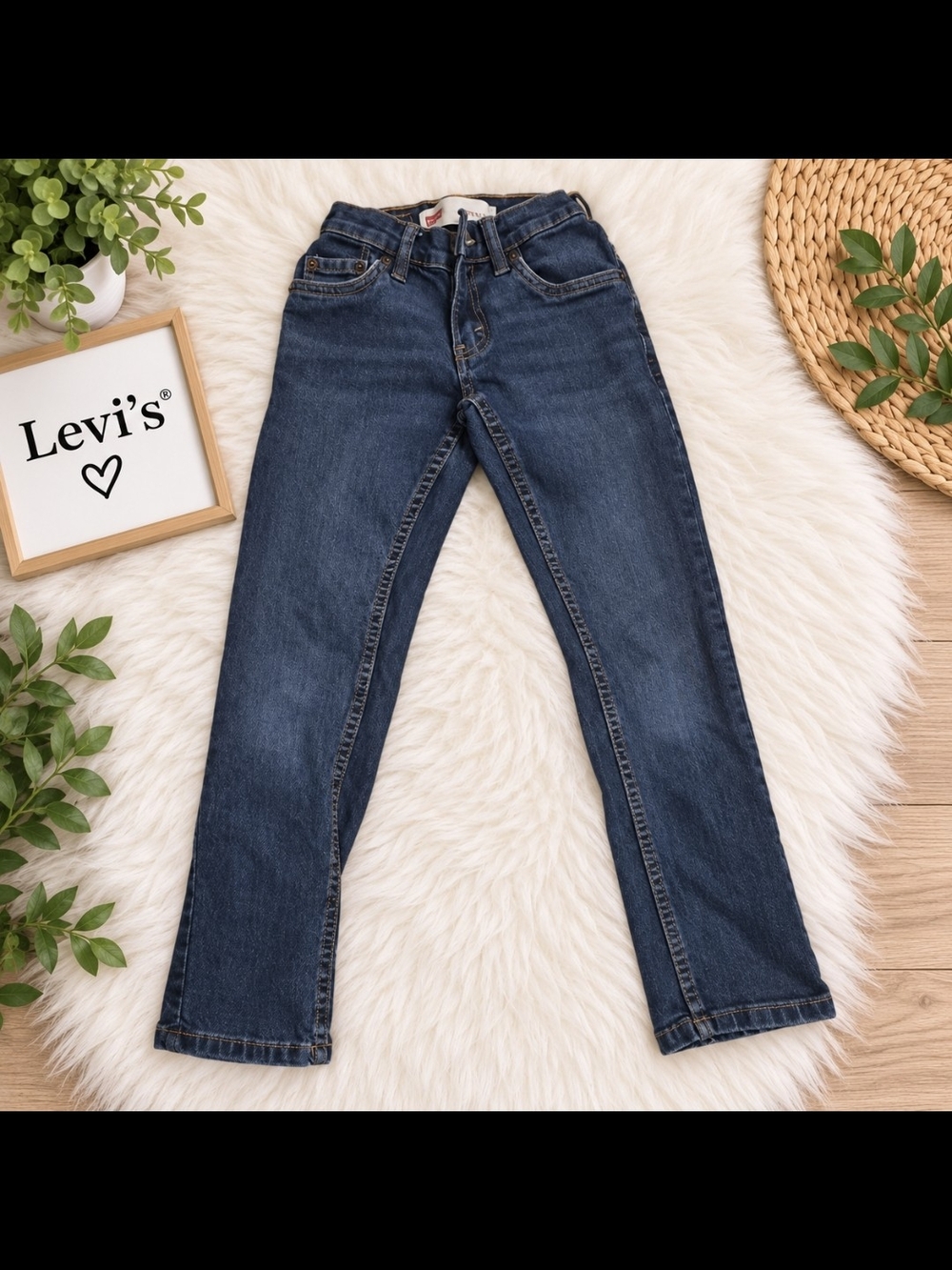 Levi's Women's Dark Blue Classic Straight Jeans